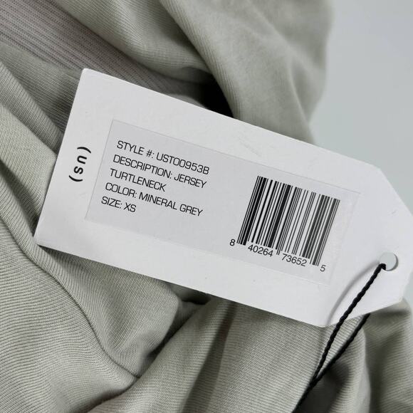 Universal Standard Mineral Gray Close Fit Turtleneck Top - Picture 10 of 12